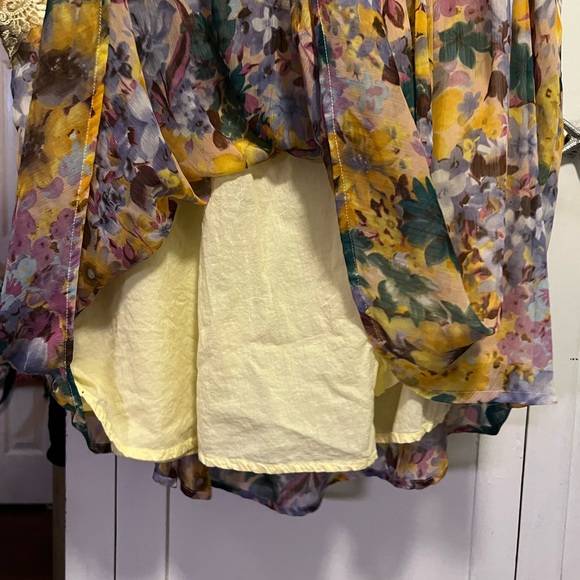 Beautiful floral, lined tank top - Picture 2 of 3